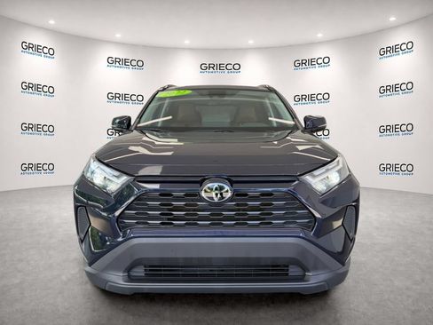 Used 2022 Toyota RAV4 XLE w/ Convenience Package FWD image 2