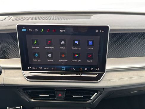 New 2026 Volkswagen Tiguan SE R-Line FWD image 13