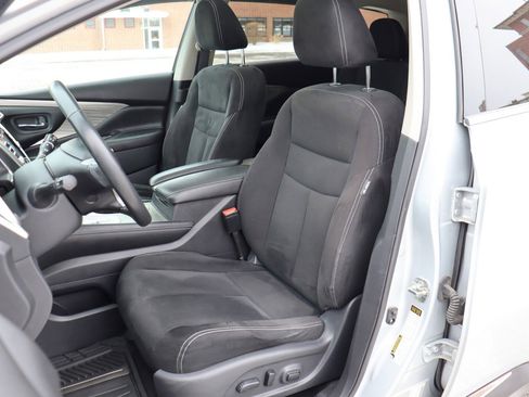 Used 2018 Nissan Murano SV w/ Premium Package image 12