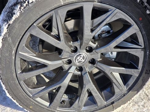 New 2025 Toyota Crown Signia image 25