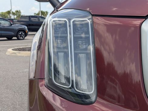 Used 2024 Kia Telluride EX w/ EX Captain's Chair Package FWD image 12