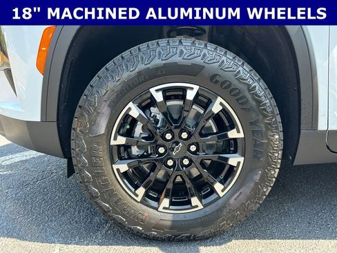 New 2026 Chevrolet Traverse Z71 w/ Driver Confidence Package AWD/4WD image 9