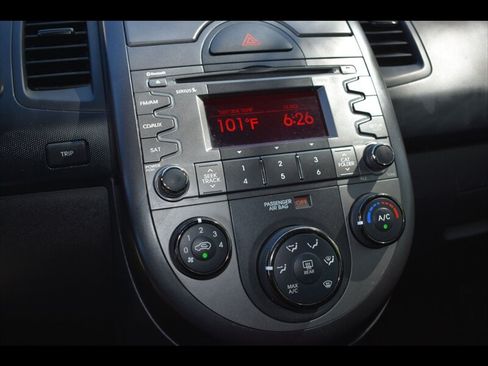 Used 2010 Kia Soul + FWD image 10