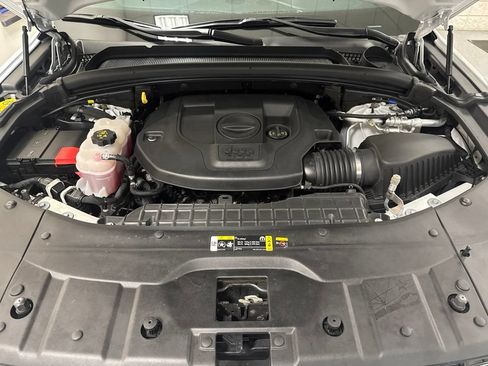 Used 2023 Jeep Grand Cherokee L Overland AWD/4WD image 7