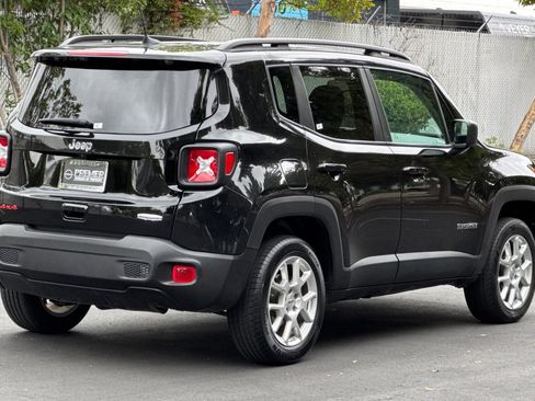 Used 2022 Jeep Renegade Latitude w/ Convenience Group image 4