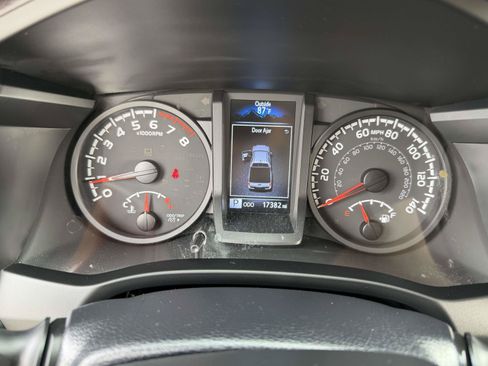 Used 2023 Toyota Tacoma SR AWD/4WD image 17