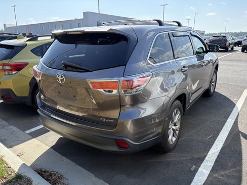 Used 2015 Toyota Highlander Plus image 5