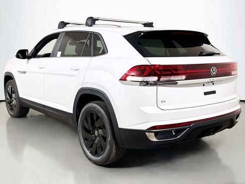 New 2026 Volkswagen Atlas Cross Sport SE image 3