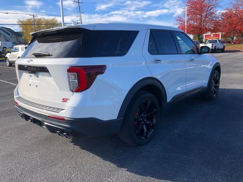 Used 2022 Ford Explorer ST w/ Equipment Group 401A image 5