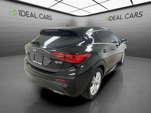 Used 2018 INFINITI QX30 FWD image 5