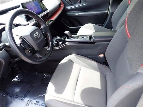 Used 2025 Toyota Prius Plug-In Hybrid FWD image 11