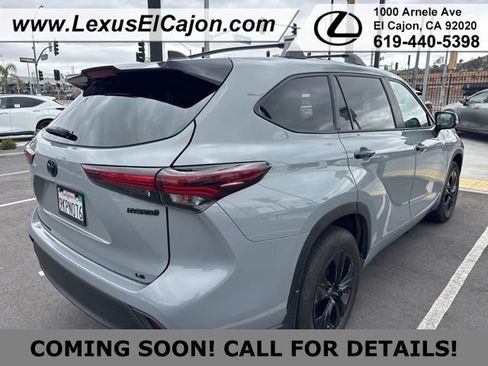 Used 2024 Toyota Highlander LE FWD image 3