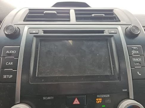 Used 2014 Toyota Camry L image 18