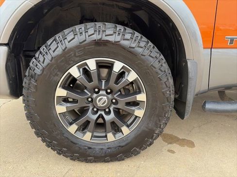 Used 2019 Nissan Titan PRO-4X image 8