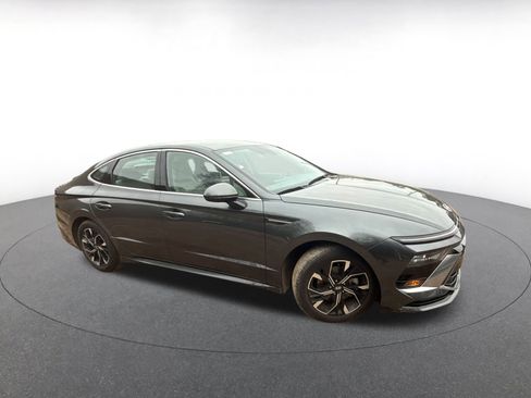 Used 2025 Hyundai Sonata SEL image 3