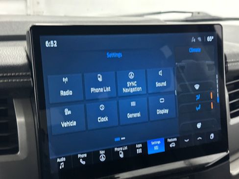 Used 2023 Ford Expedition XLT image 31