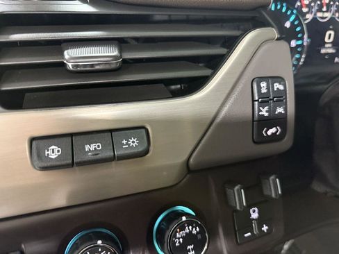 Used 2018 GMC Yukon XL Denali w/ Denali Ultimate Package AWD/4WD image 16