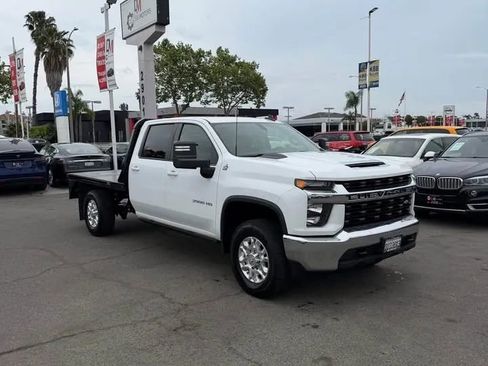 Used 2023 Chevrolet Silverado 3500 LT image 2
