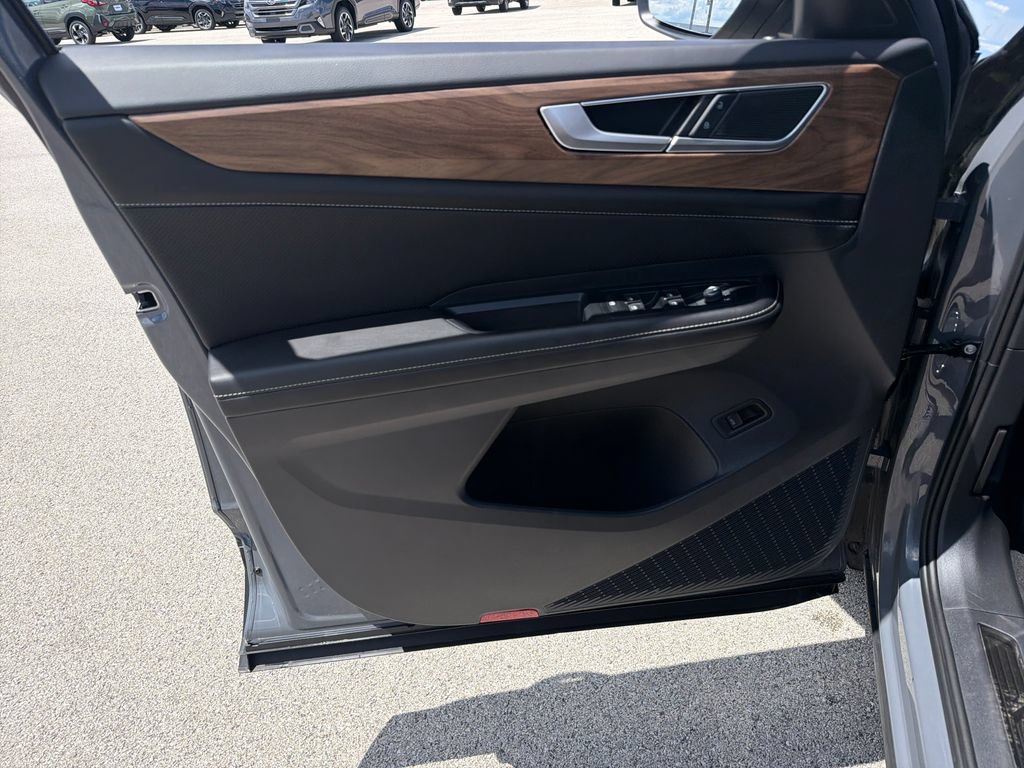 Certified 2026 Volkswagen Atlas SE AWD/4WD image 9