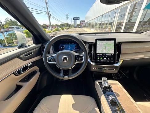 Used 2025 Volvo XC90 B6 Plus AWD/4WD image 21