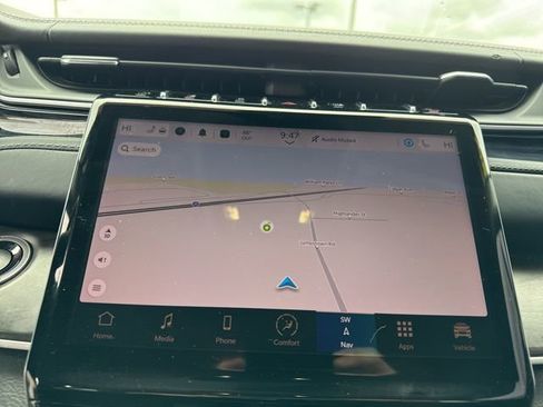 Used 2022 Jeep Grand Cherokee L Limited image 32