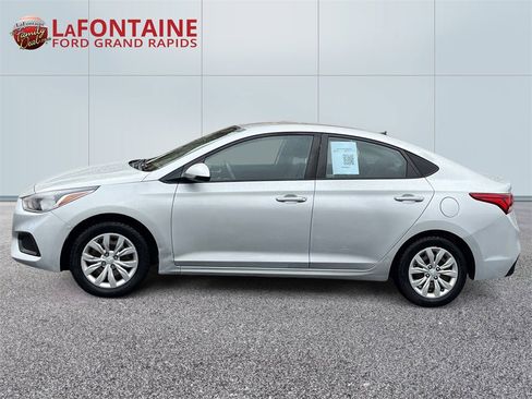 Used 2018 Hyundai Accent SE image 4