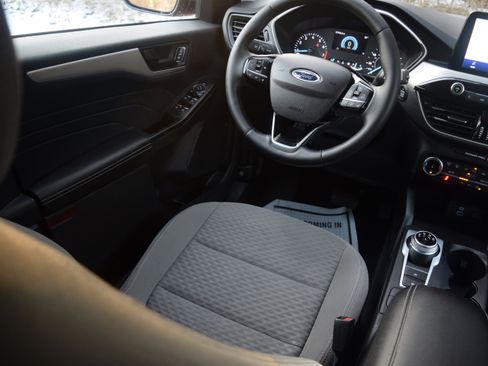 Certified 2022 Ford Escape SE w/ Convenience Package image 2