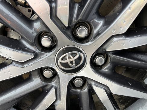 Used 2022 Toyota Camry XLE image 33