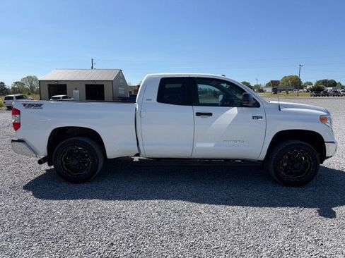 Used 2015 Toyota Tundra SR5 w/ SR5 Upgrade Package image 6