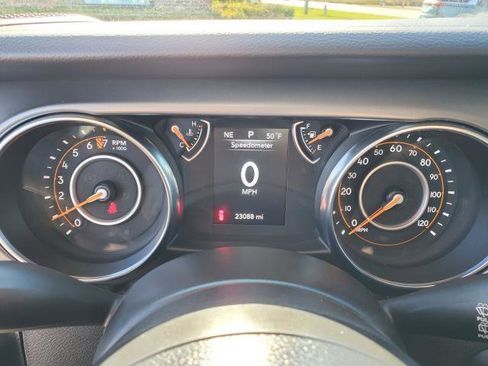 Used 2022 Jeep Wrangler Unlimited Sport image 9