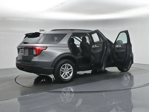 New 2026 Ford Explorer Active RWD image 4