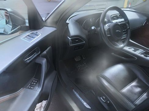 Used 2019 Jaguar F-PACE Prestige image 13