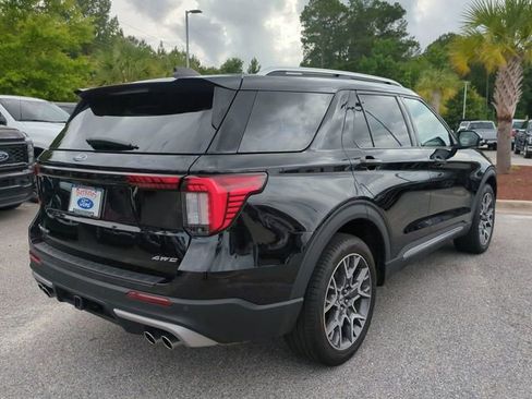Used 2025 Ford Explorer Platinum w/ Ultimate Package AWD/4WD image 4