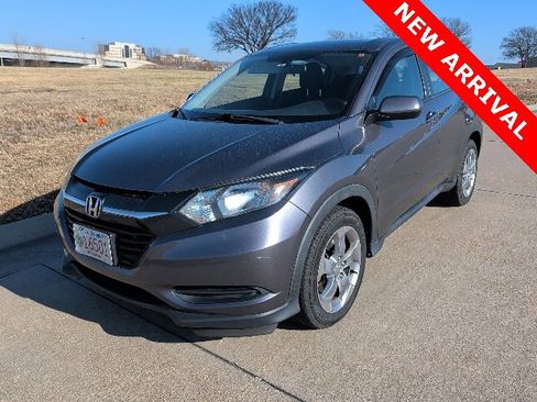 Used 2018 Honda HR-V LX image 7