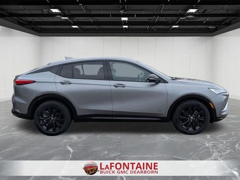 Used 2025 Buick Envista Sport Touring image 6