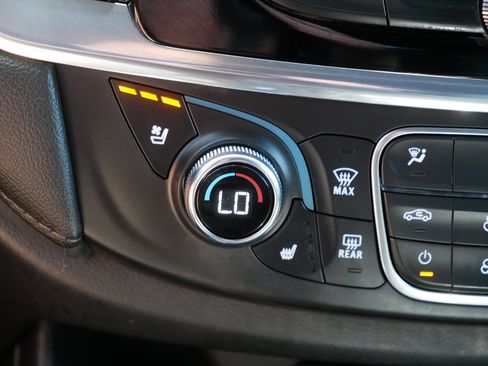 Used 2023 Chevrolet Traverse High Country AWD/4WD image 33