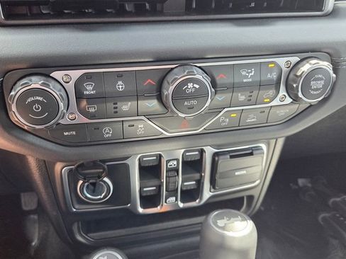 New 2026 Jeep Wrangler Sahara AWD/4WD image 18