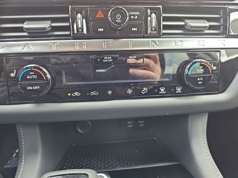 New 2026 Nissan Pathfinder SV AWD/4WD image 28