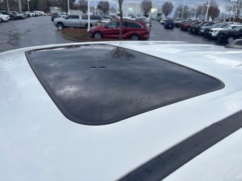 Used 2022 Toyota Tacoma TRD Off-Road image 12