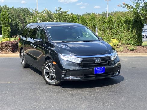 Used 2024 Honda Odyssey Elite image 2