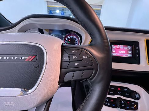 Used 2017 Dodge Challenger SXT w/ Driver Convenience Group RWD image 20