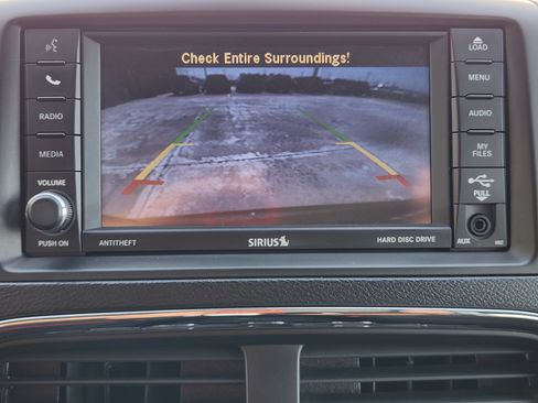 Used 2019 Dodge Grand Caravan SE FWD image 18