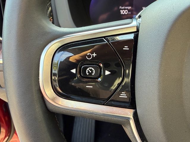 Certified 2024 Volvo XC60 B5 Plus AWD/4WD image 25