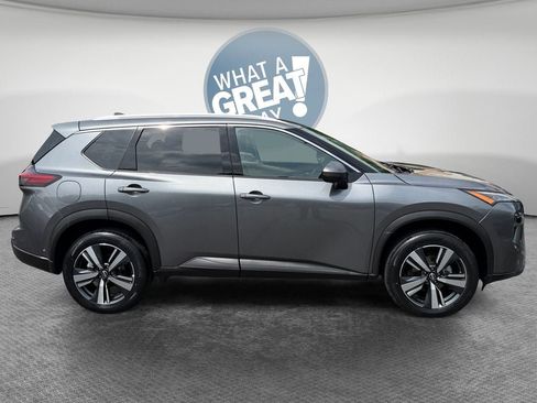Used 2026 Nissan Rogue SL AWD/4WD image 2
