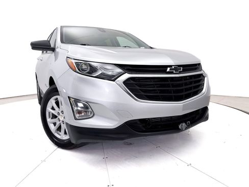 Used 2021 Chevrolet Equinox LS w/ LS Convenience Package FWD image 5