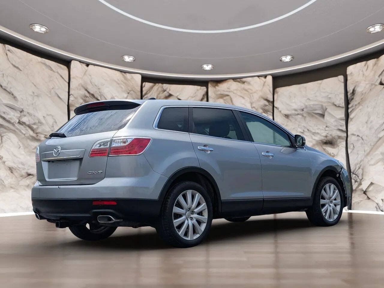 Used 2010 MAZDA CX-9 Grand Touring w/ Moonroof & Bose Audio Pkg FWD image 12