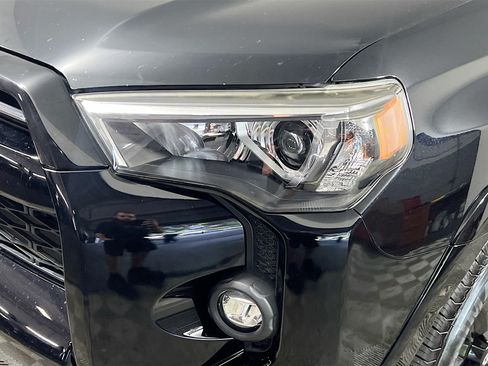 Used 2021 Toyota 4Runner SR5 Premium w/ Moonroof Package AWD/4WD image 12