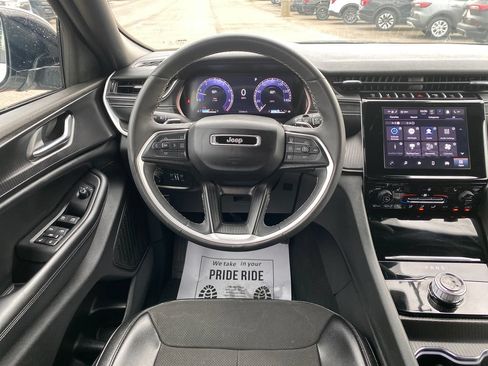 Used 2024 Jeep Grand Cherokee Altitude AWD/4WD image 22