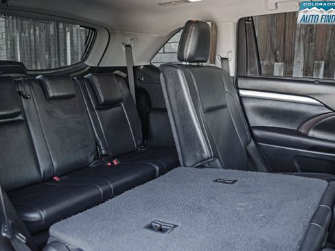 Used 2019 Toyota Highlander XLE AWD/4WD image 24