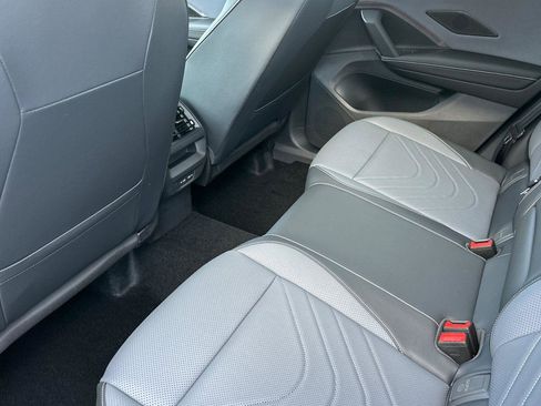 New 2026 Volkswagen Tiguan SE image 11